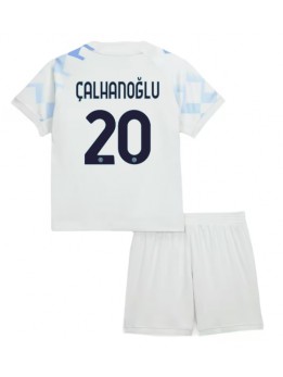 Billige Inter Milan Hakan Calhanoglu #20 Bortedraktsett Barn 2025-26 Kortermet (+ Korte bukser)